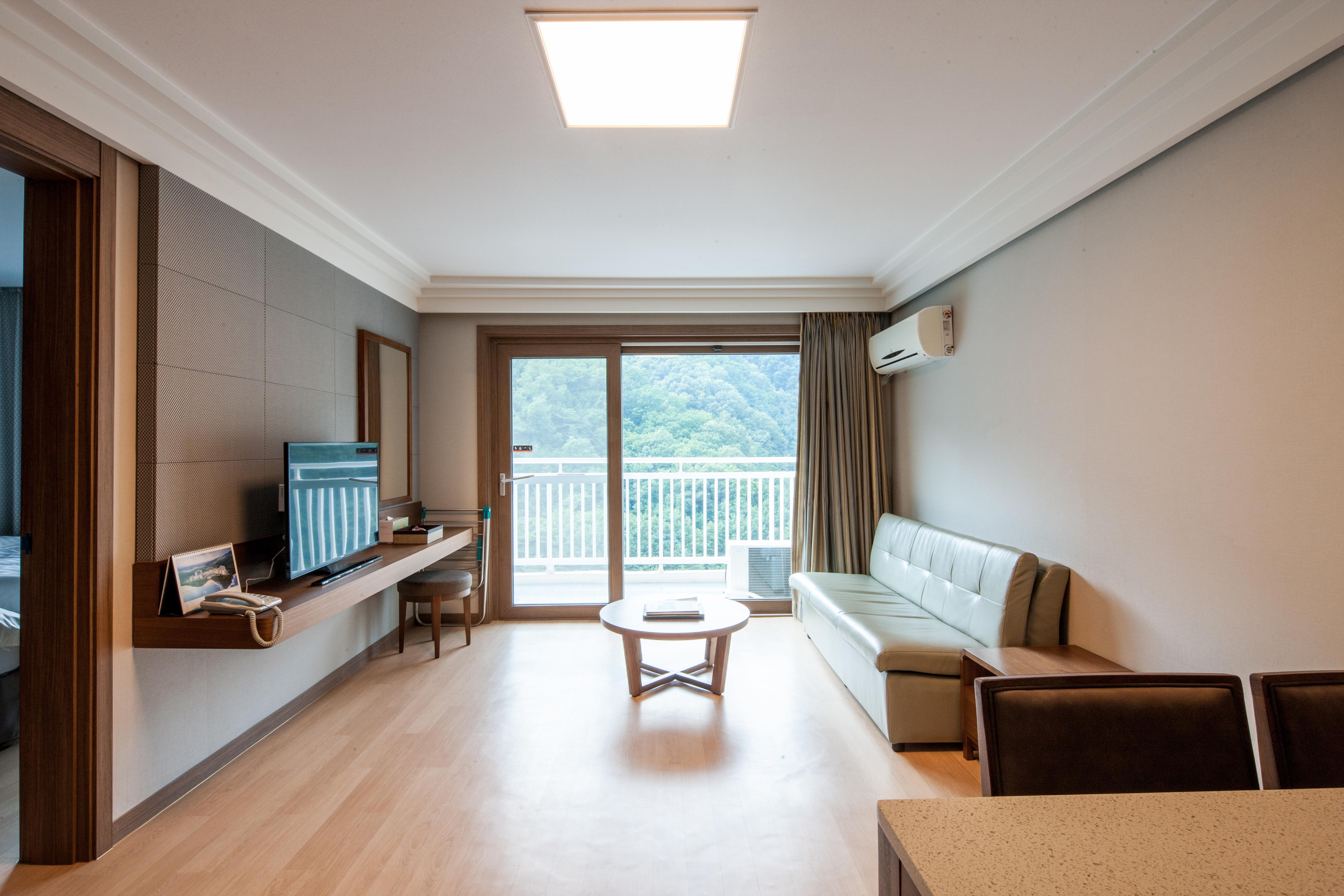 Vivaldi Park Hotell Hongcheon Exteriör bild