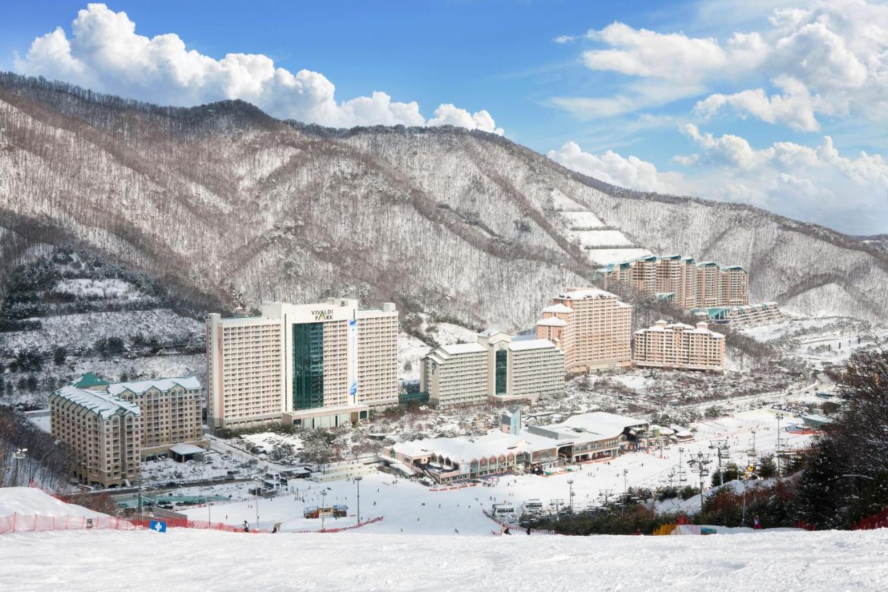 Vivaldi Park Hotell Hongcheon Exteriör bild